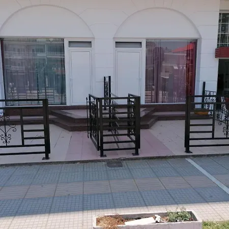 Adonis Apartments *