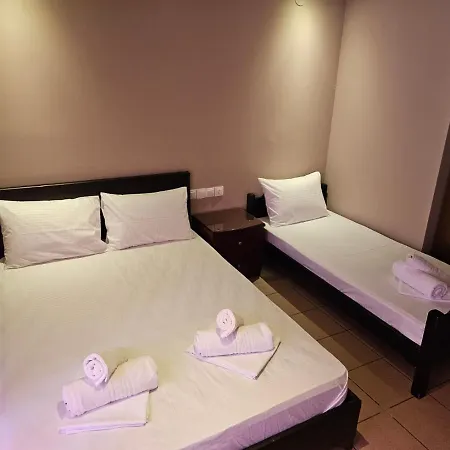 Adonis Apartments *