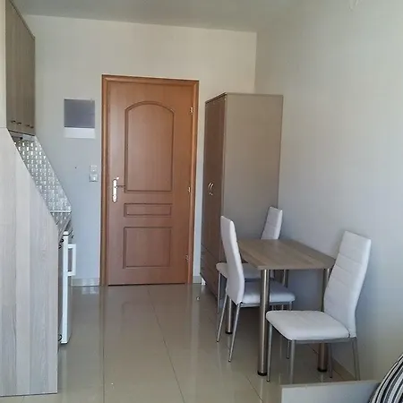 Апартаменты Adonis Apartments